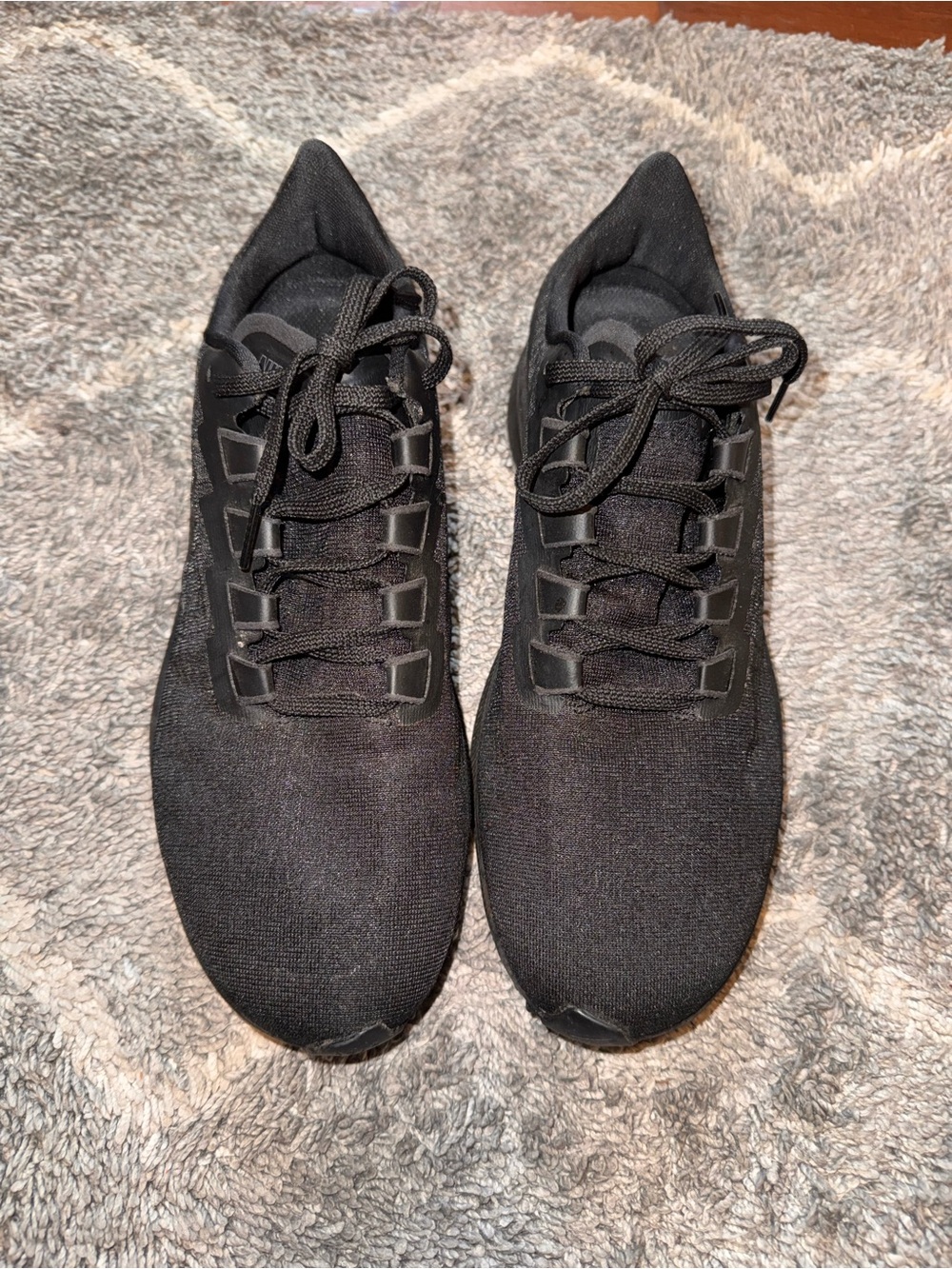 Nike Zoom All-Black Lightweight Knit Sneakers